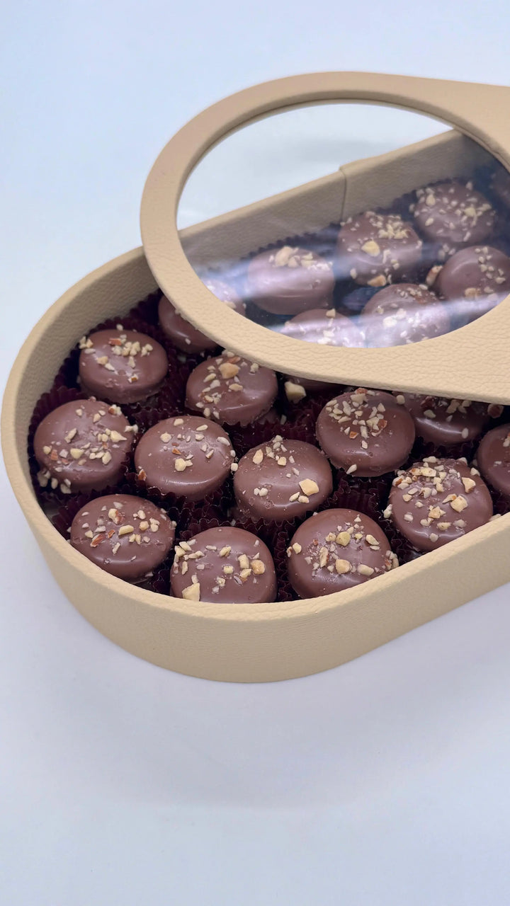 Choco Biscuit Luxe Box DANAT TAQUEEN